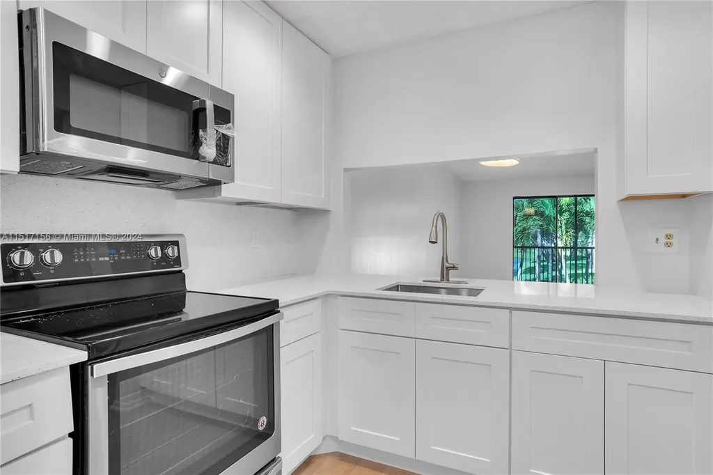 9202 NW 1st Street Pembroke Pines FL 33024