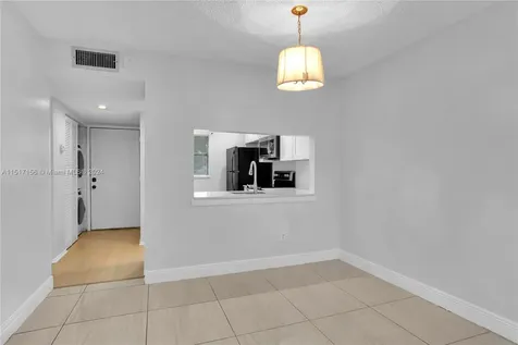 9202 NW 1st Street Pembroke Pines FL 33024