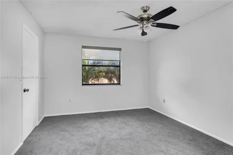 9202 NW 1st Street Pembroke Pines FL 33024