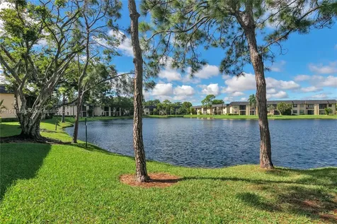 9202 NW 1st Street Pembroke Pines FL 33024