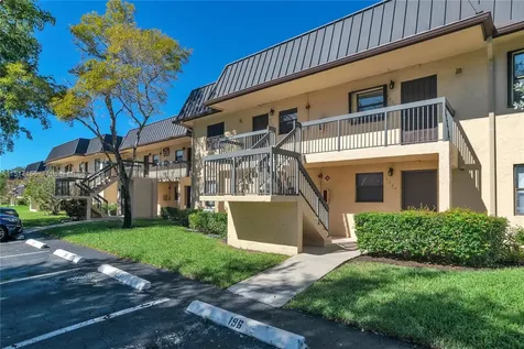 9202 NW 1st Street Pembroke Pines FL 33024