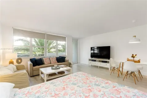 100 Lincoln Road Miami Beach FL 33139