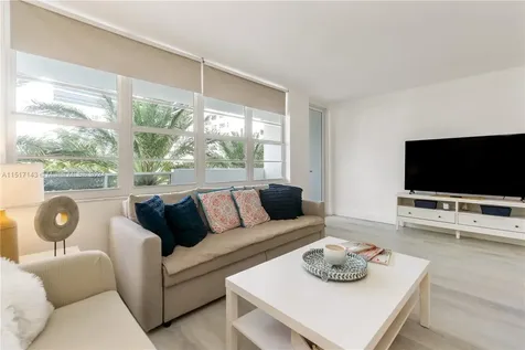100 Lincoln Road Miami Beach FL 33139