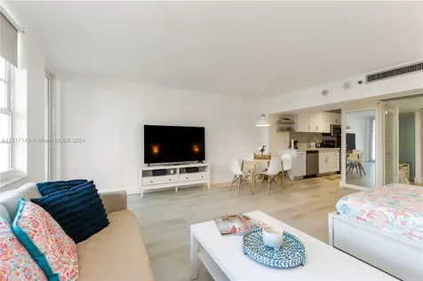 100 Lincoln Road Miami Beach FL 33139