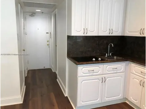6345 Collins Miami Beach FL 33141