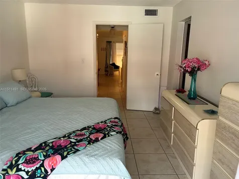 2901 NW 47th Terrace Lauderdale Lakes FL 33313