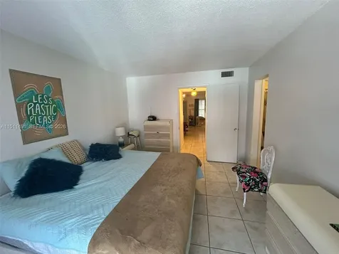 2901 NW 47th Terrace Lauderdale Lakes FL 33313