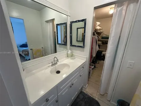 2901 NW 47th Terrace Lauderdale Lakes FL 33313