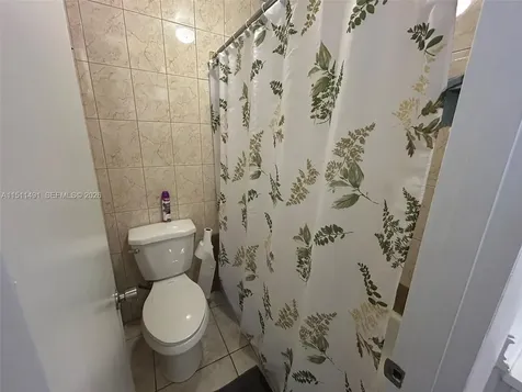 2901 NW 47th Terrace Lauderdale Lakes FL 33313