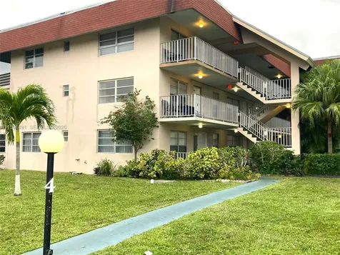 2901 NW 47th Terrace Lauderdale Lakes FL 33313