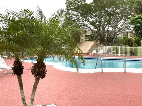 2901 NW 47th Terrace Lauderdale Lakes FL 33313