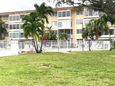 2901 NW 47th Terrace Lauderdale Lakes FL 33313