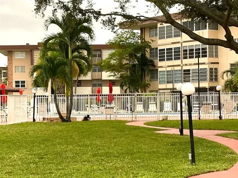 2901 NW 47th Terrace Lauderdale Lakes FL 33313