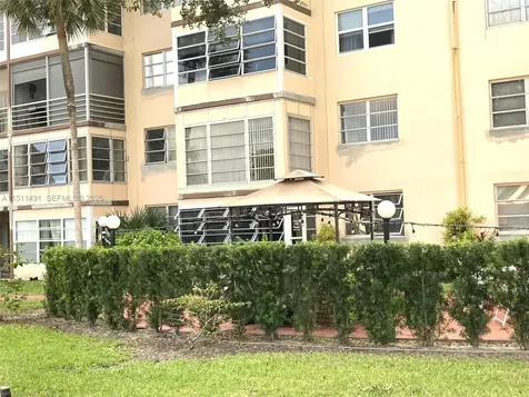 2901 NW 47th Terrace Lauderdale Lakes FL 33313