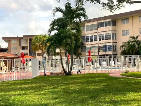 2901 NW 47th Terrace Lauderdale Lakes FL 33313
