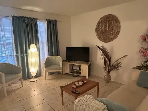 2901 NW 47th Terrace Lauderdale Lakes FL 33313
