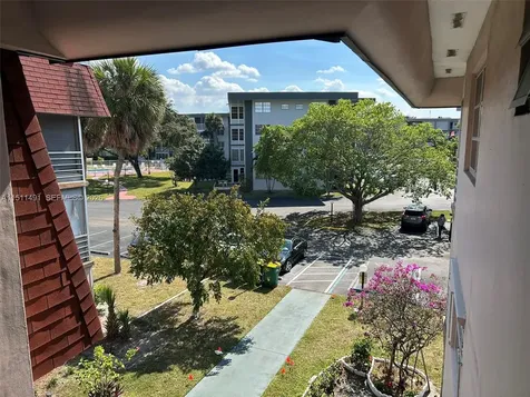 2901 NW 47th Terrace Lauderdale Lakes FL 33313
