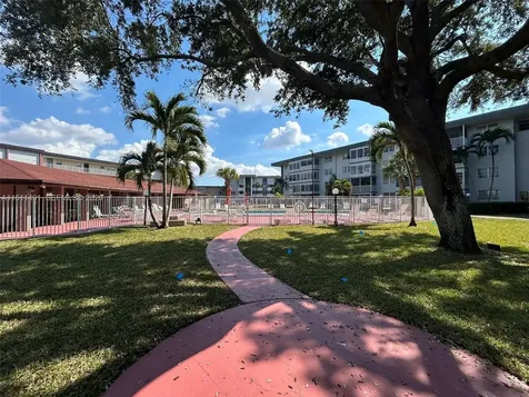 2901 NW 47th Terrace Lauderdale Lakes FL 33313