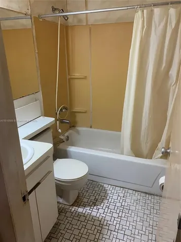 1256 NE 149th Street Miami FL 33161