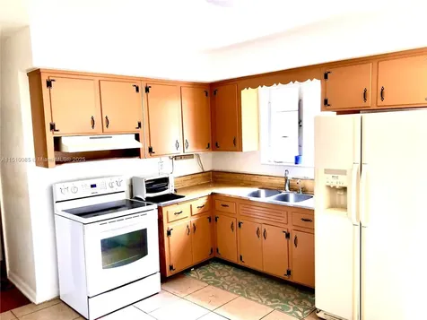 1256 NE 149th Street Miami FL 33161