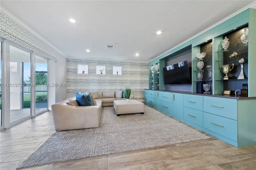 4534 Greenway Drive Hollywood FL 33021