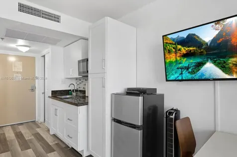 19201 Collins Ave, Sunny Isles Beach FL 33160