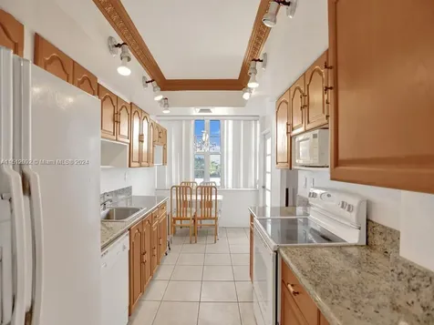 18051 Biscayne Boulevard Aventura FL 33160