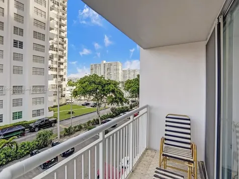 18051 Biscayne Boulevard Aventura FL 33160