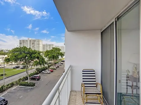 18051 Biscayne Boulevard Aventura FL 33160