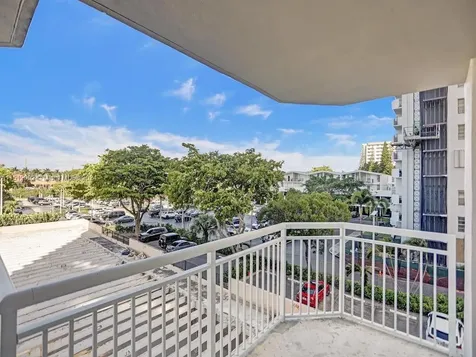 18051 Biscayne Boulevard Aventura FL 33160
