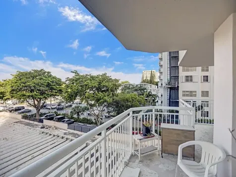 18051 Biscayne Boulevard Aventura FL 33160