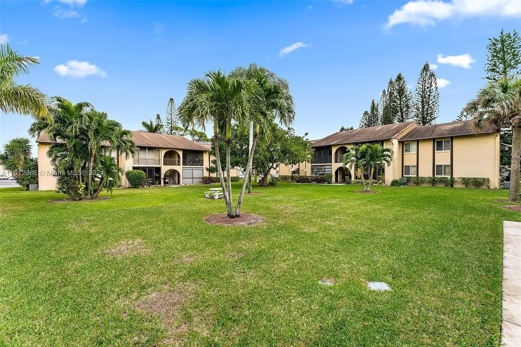 310 Pine Ridge Circle Green Acres FL 33463