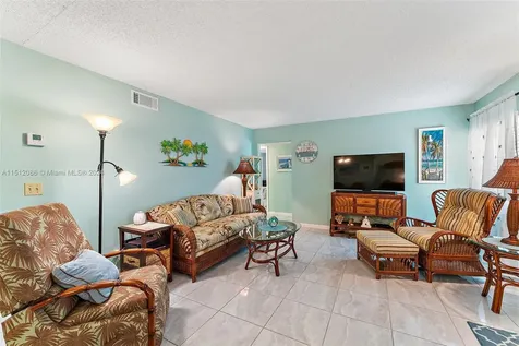 310 Pine Ridge Circle Green Acres FL 33463