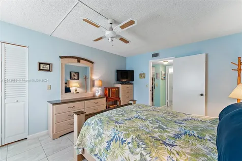 310 Pine Ridge Circle Green Acres FL 33463
