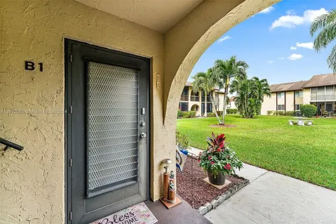 310 Pine Ridge Circle Green Acres FL 33463