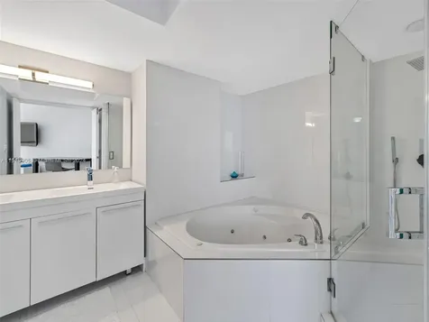 6301 Collins Avenue Miami Beach FL 33141