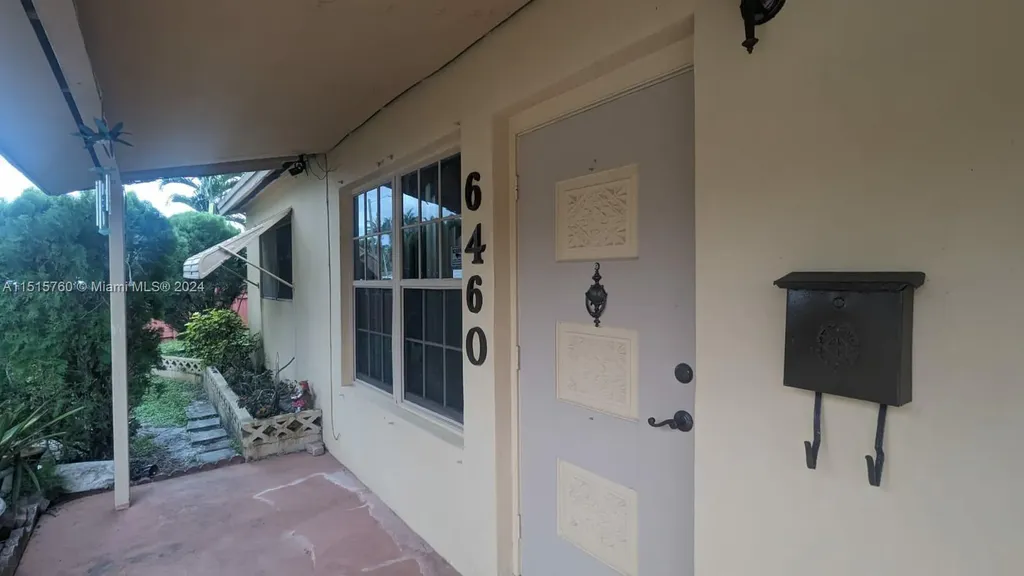 6460 Perry Street Hollywood FL 33024
