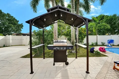 5500 Cleveland Street Hollywood FL 33021