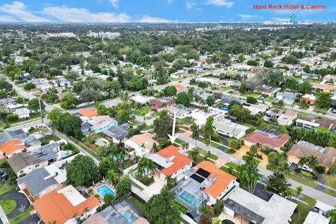 5500 Cleveland Street Hollywood FL 33021