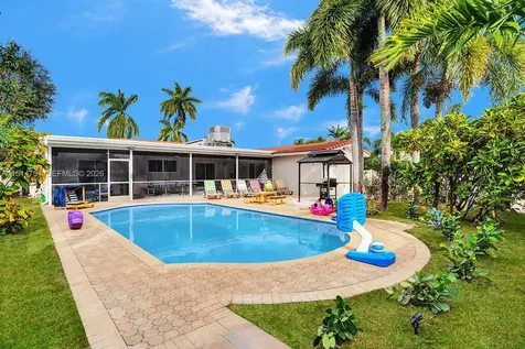 5500 Cleveland Street Hollywood FL 33021