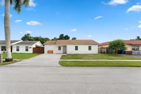 319 SW 79th Way North Lauderdale FL 33068