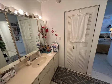 7135 Collins Avenue Miami Beach FL 33141