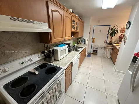 7135 Collins Avenue Miami Beach FL 33141