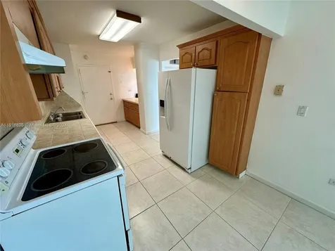 7135 Collins Avenue Miami Beach FL 33141