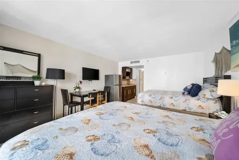 19201 N Collins Avenue Sunny Isles Beach FL 33160