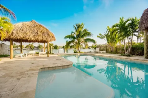 621 86th Street Miami Beach FL 33141