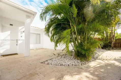 621 86th Street Miami Beach FL 33141