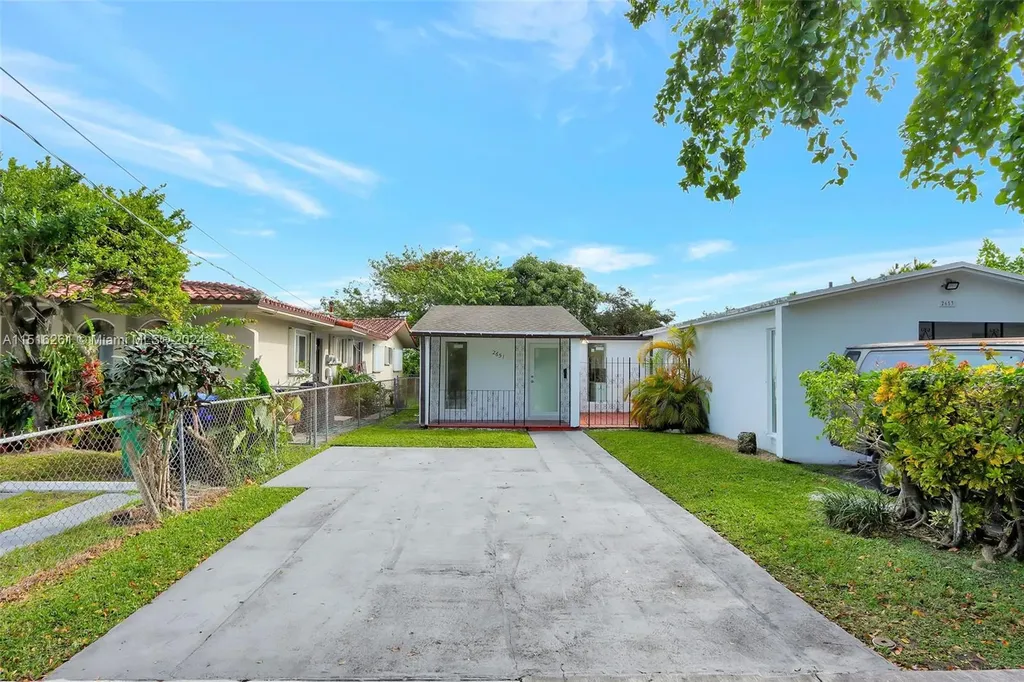 2653 SW 33rd Court Miami FL 33133