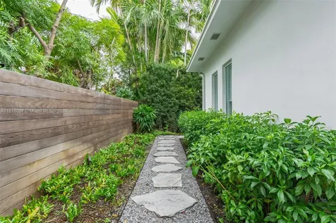 424 E Dilido Drive Miami Beach FL 33139