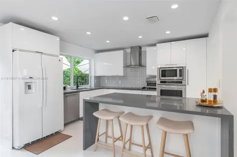 424 E Dilido Drive Miami Beach FL 33139